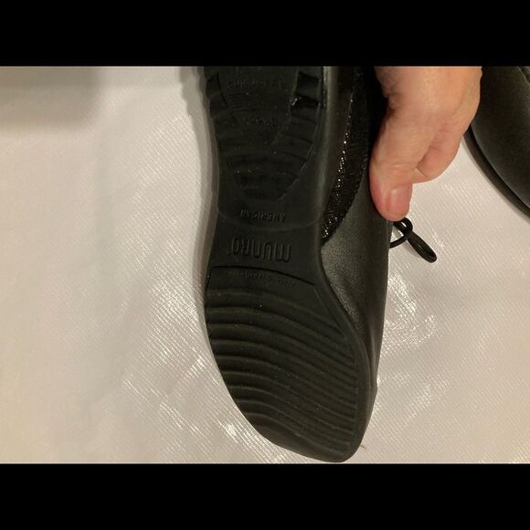 Munro American black shoes - Picture 3 of 4